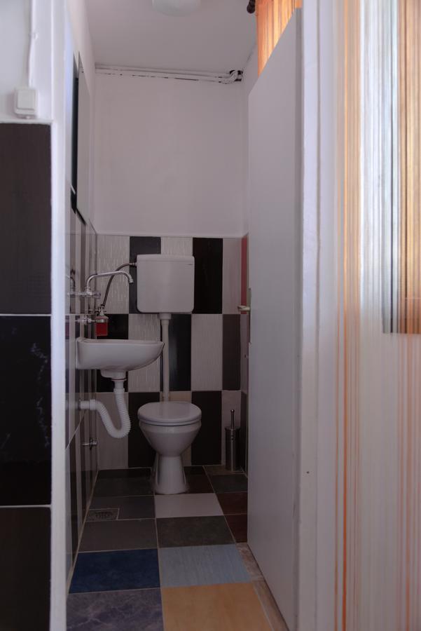 Hostel Belgrade Shungit Dragana Jeftica Br 10 Esterno foto